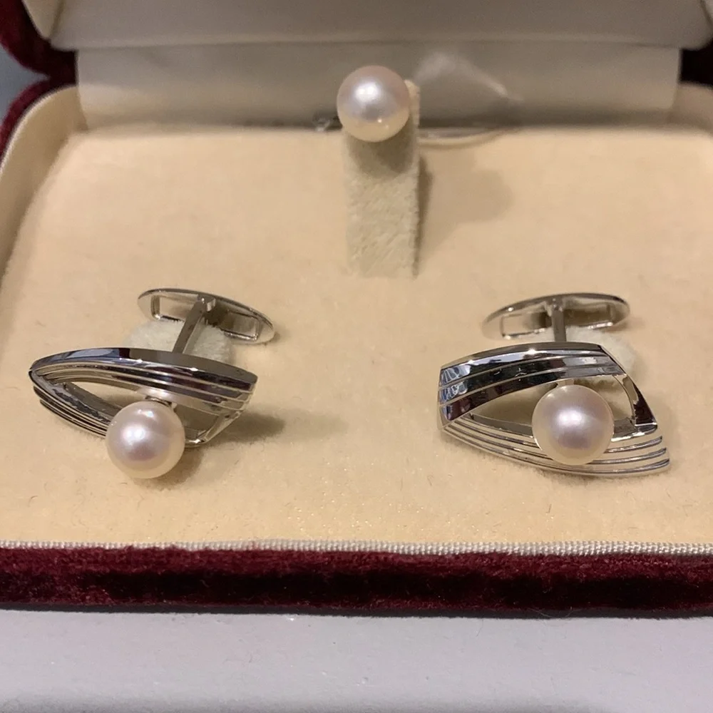 Mikimoto Silver and pearl tie tack and cuff links - Picture 5 of 5